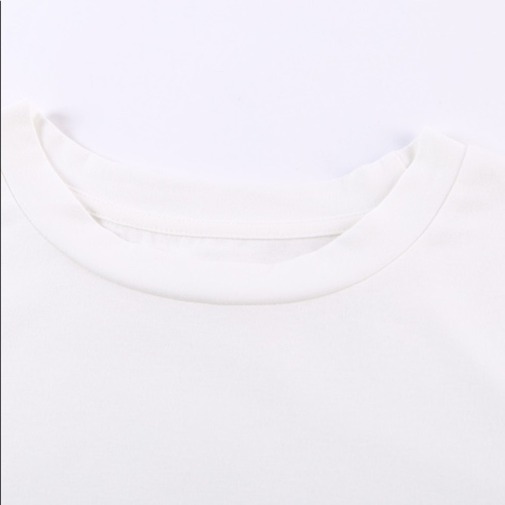 White tee with beautiful lace crochet sleeves. - Picture 5 of 6